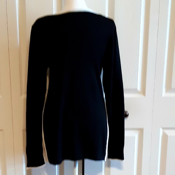 Peek a boo lace sweater - Picture 2 of 8